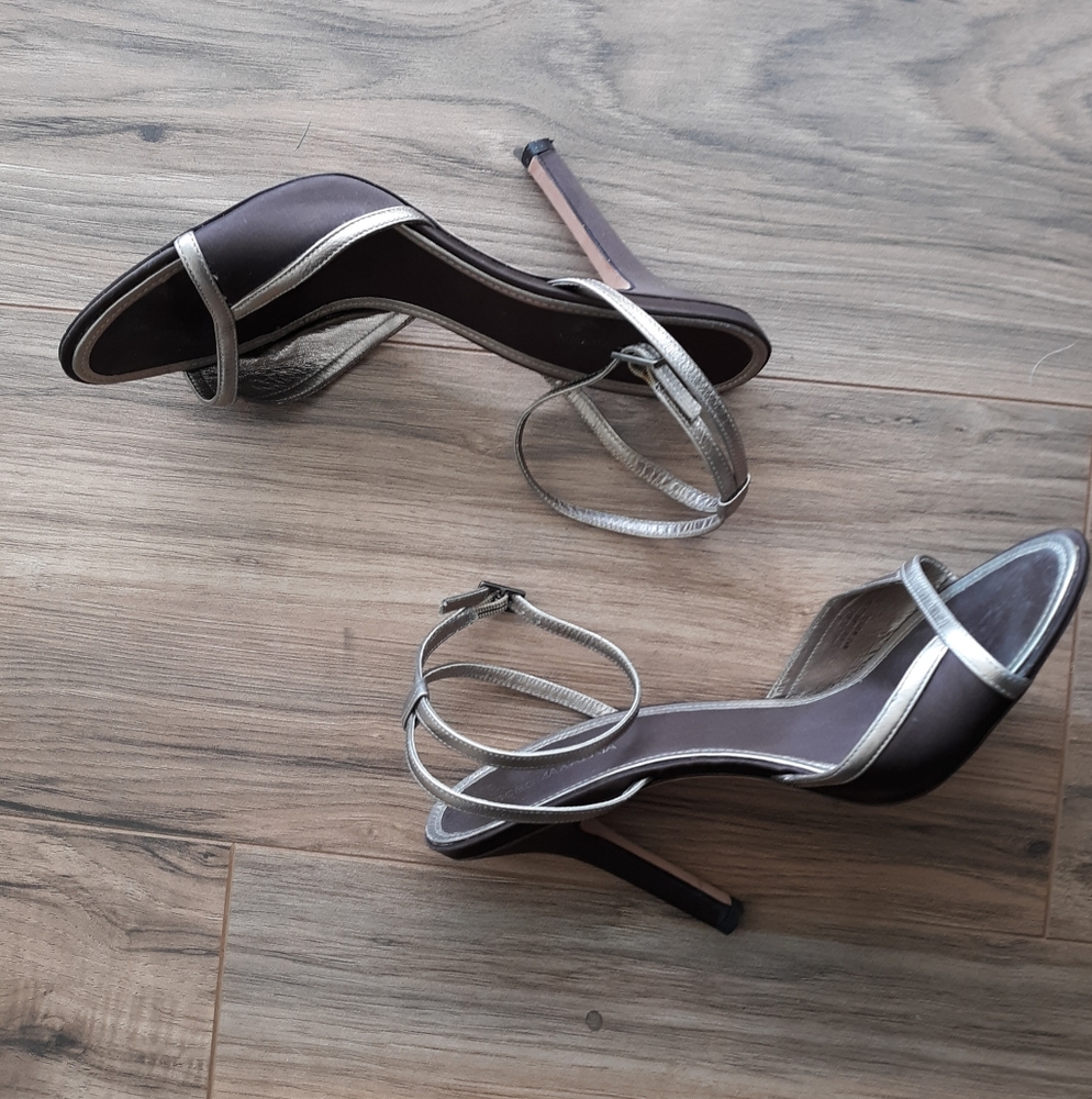 BCBGMAXAZRIA Anklestrap High Heel Stilettos.